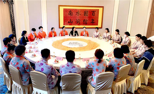 1.PA旗舰厅南山温泉旅馆召开实习生座谈会_副本.jpg
