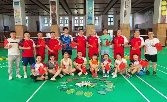 8.PA旗舰厅南山羽毛球社群开展南山业主羽毛球整体友谊赛_副本.jpg